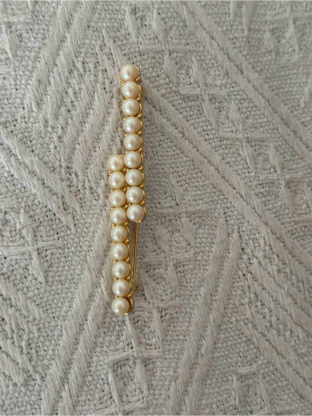 Gold Pearl pin - Elegant Women’s Accessory